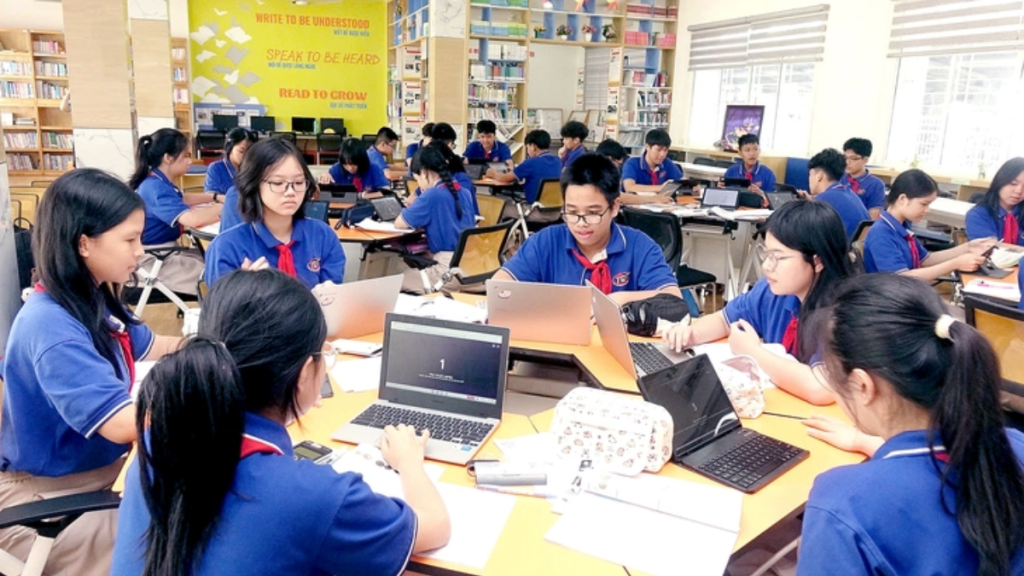 Trang bị kỹ năng số cho học sinh, giáo viên