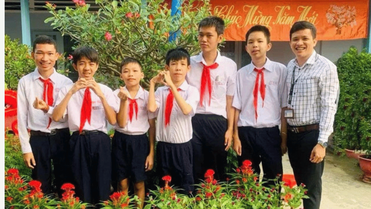 Lặng thầm đưa học sinh khuyết tật đến bến bờ tri thức