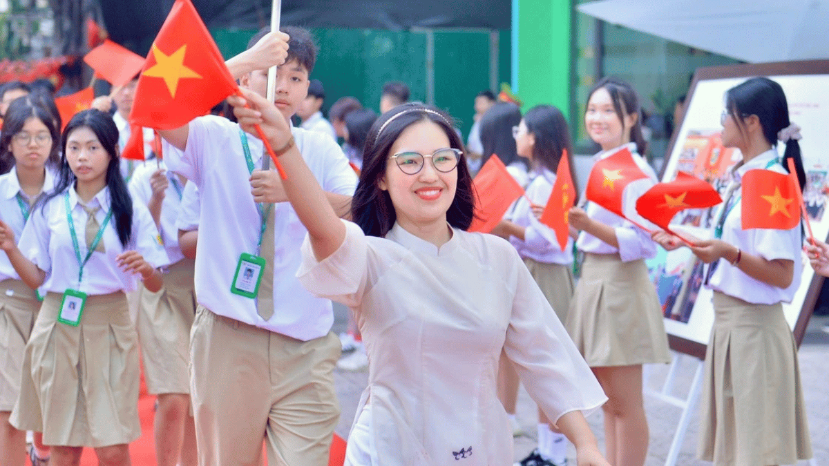 Nhà giáo không được phân biệt đối xử với người học dưới mọi hình thức