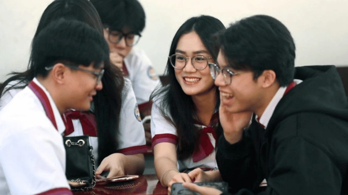 Giáo dục trong kỷ nguyên số: Cấm đoán hay hướng dẫn?