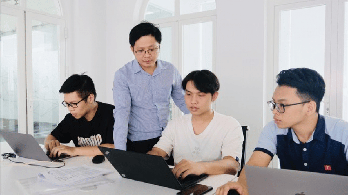 Giảng viên đại học phải có bằng thạc sĩ, ngoại ngữ và biết nghiên cứu