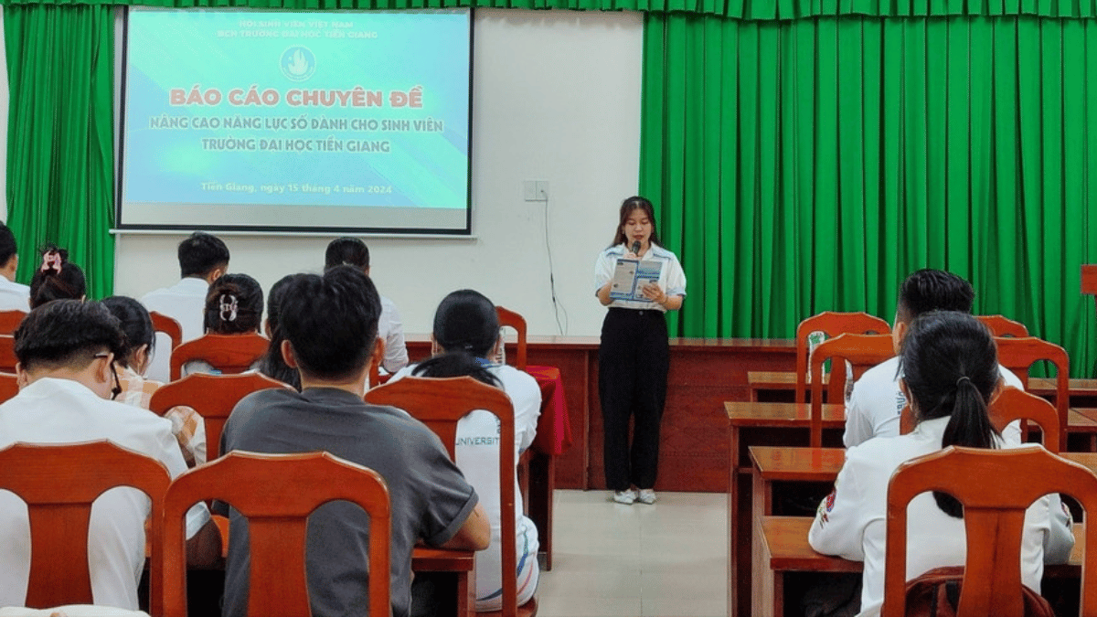 Phát triển ‘năng lực số’ cho sinh viên: ‘Chìa khóa vàng’ trong kỷ nguyên số