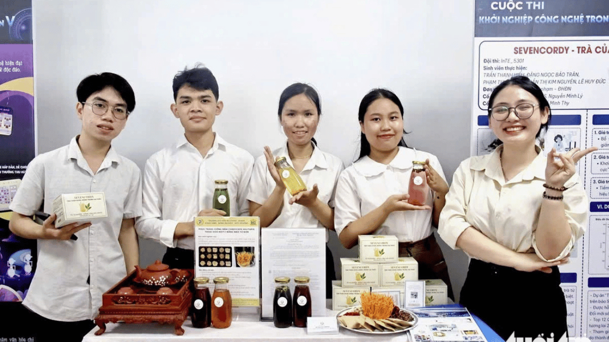 Sinh viên khởi nghiệp dùng AI để… bán trà, dạy lịch sử, ngăn lừa đảo online