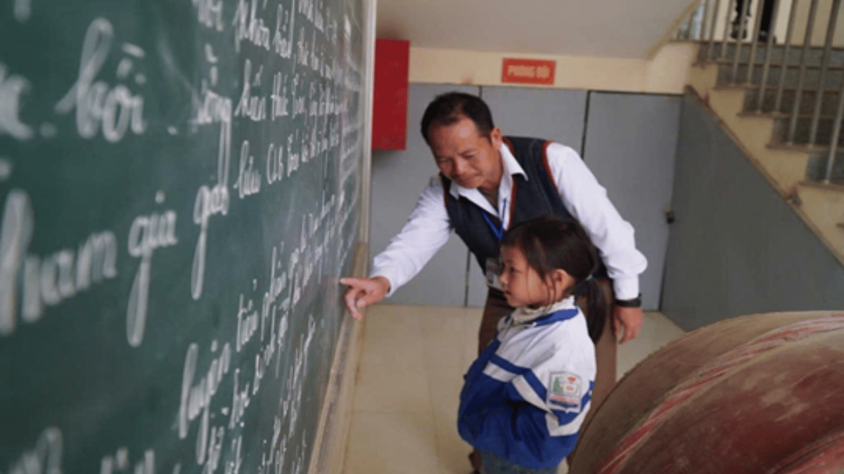 Nhiều giải pháp đồng bộ giúp học sinh người dân tộc thiểu số đọc thông, viết thạo tiếng Việt và phát triển bản thân