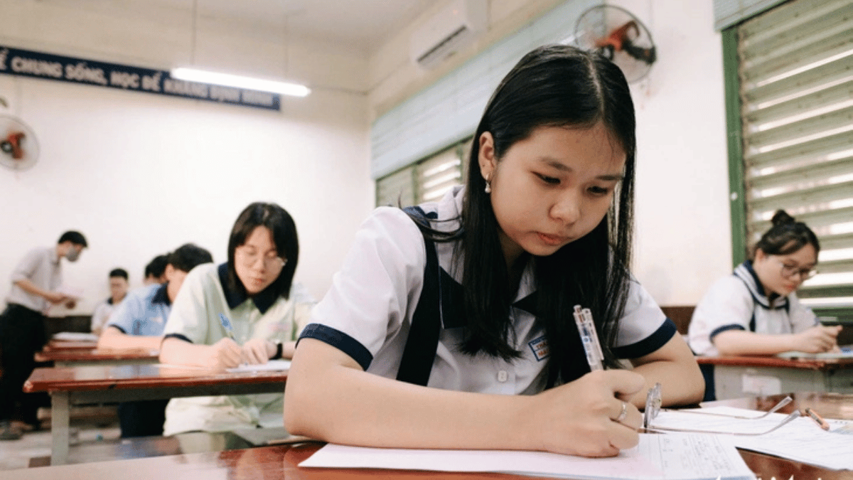 Điểm số luôn là áp lực thường trực trong suy nghĩ các em học sinh