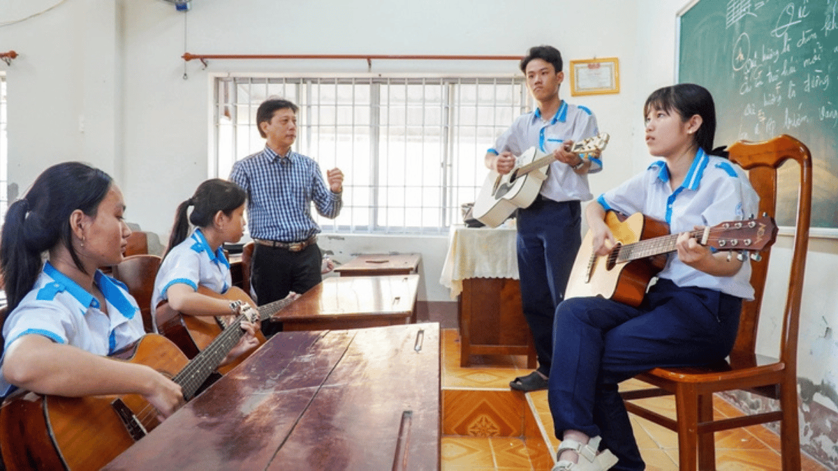 Trường ở Cà Mau mở 28 câu lạc bộ miễn phí, mời nghệ sĩ, võ sư dạy học sinh