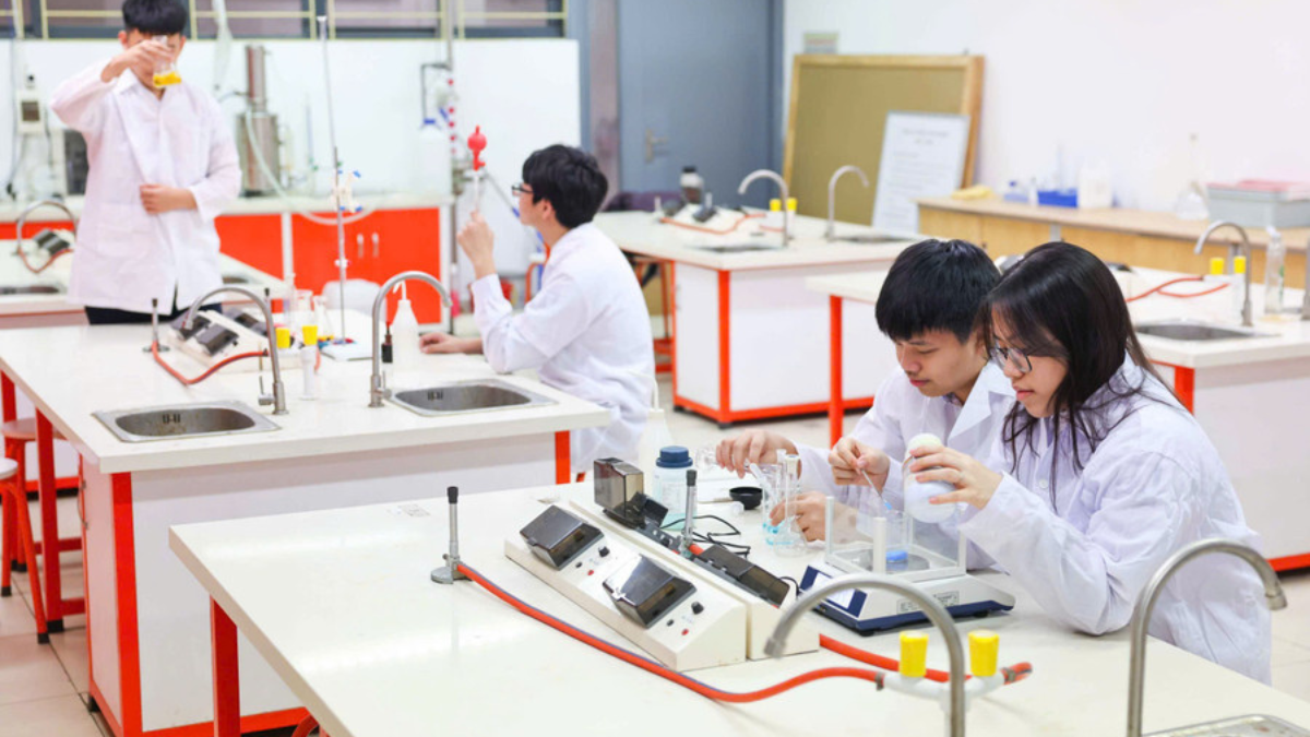 Chuyển đổi số giáo dục: Từ công nghệ đến đổi mới tư duy